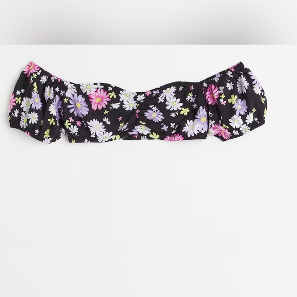 💕SALE 4 for $10💕 H&M Floral Off-Shoulder Crop 🔝 - Picture 3 of 5